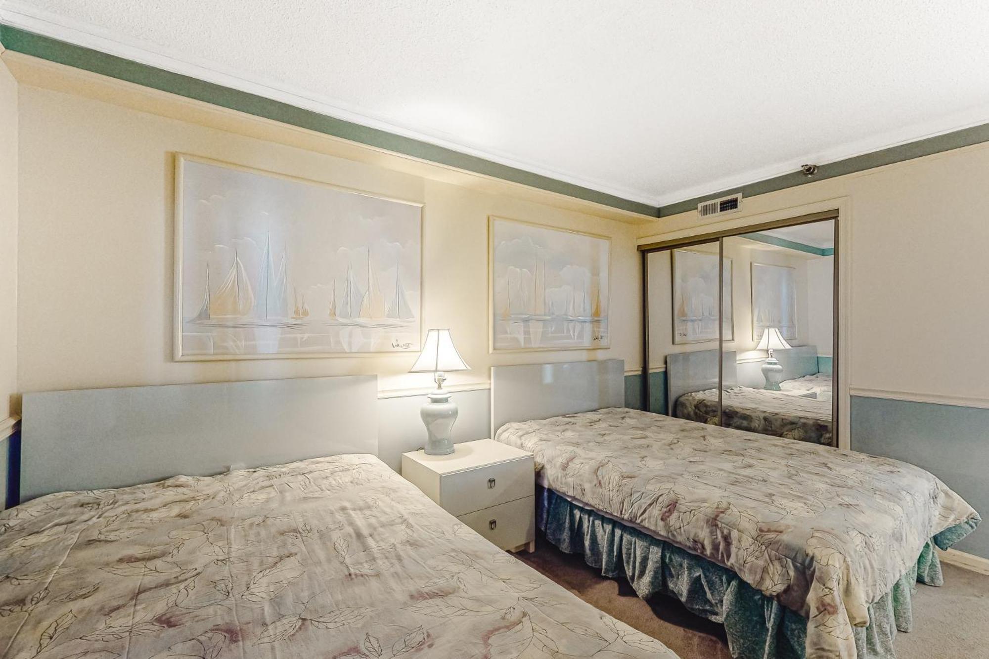 Plaza II Hotel Ocean City Room photo