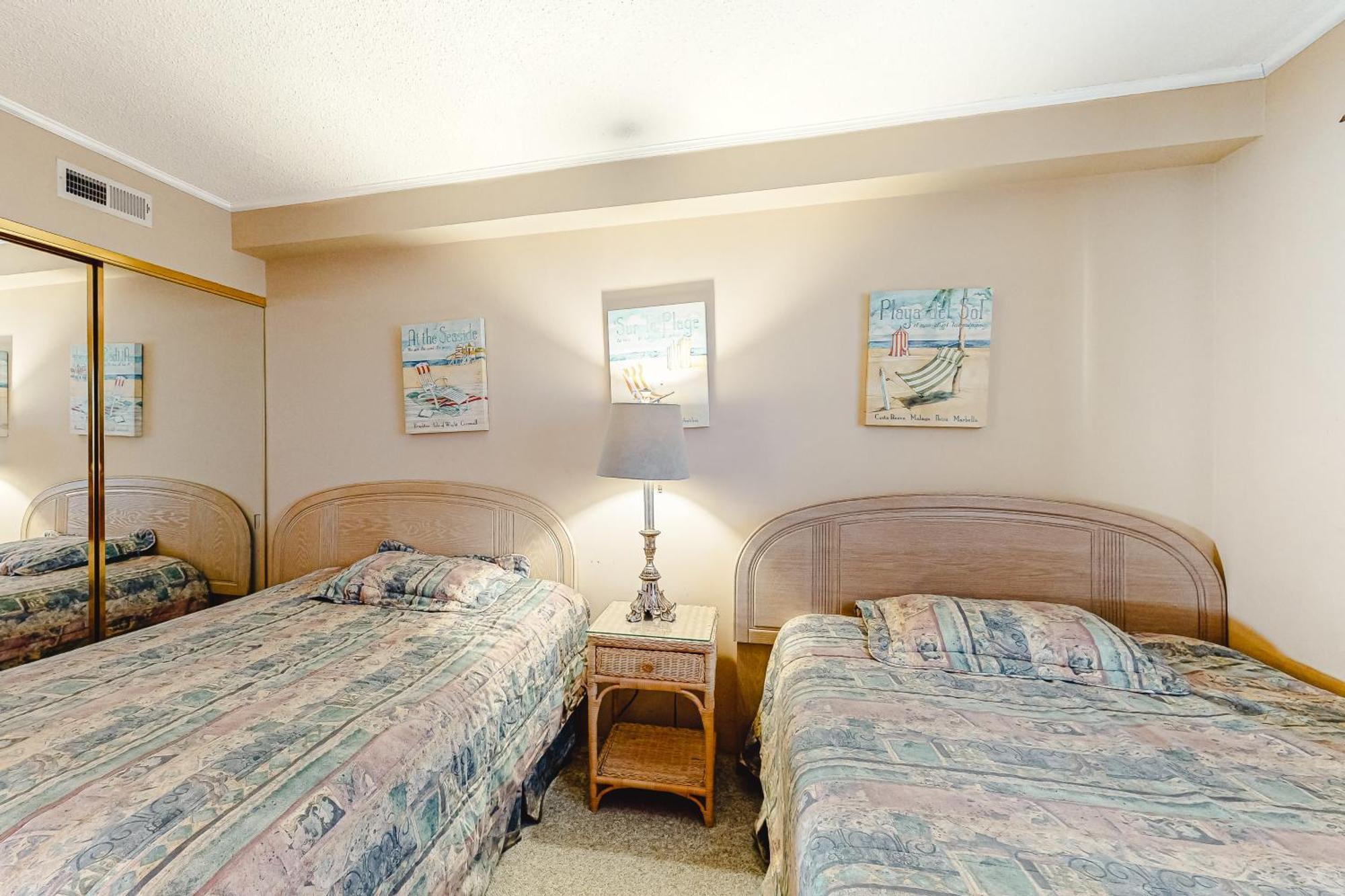 Plaza II Hotel Ocean City Room photo